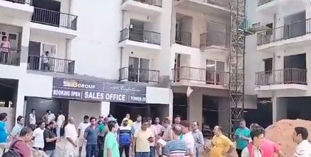 Residents of La Residents society protested against the builder on Sunday